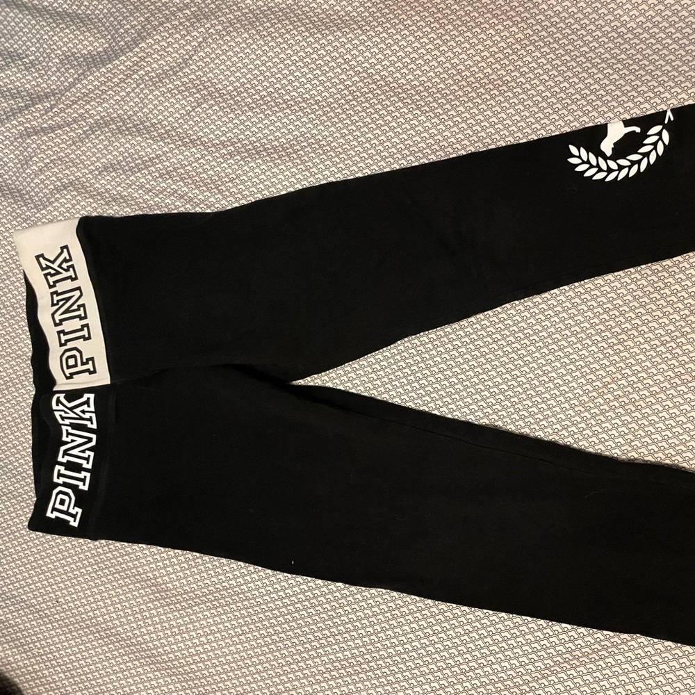 Selling these PINK leggings they are still in good condition - Picture 1 of 4
